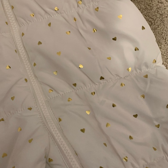 NWT Carter's 1 Piece Snow Suit---Size 6-9 Months~Faux Fur mini hearts - Picture 8 of 8